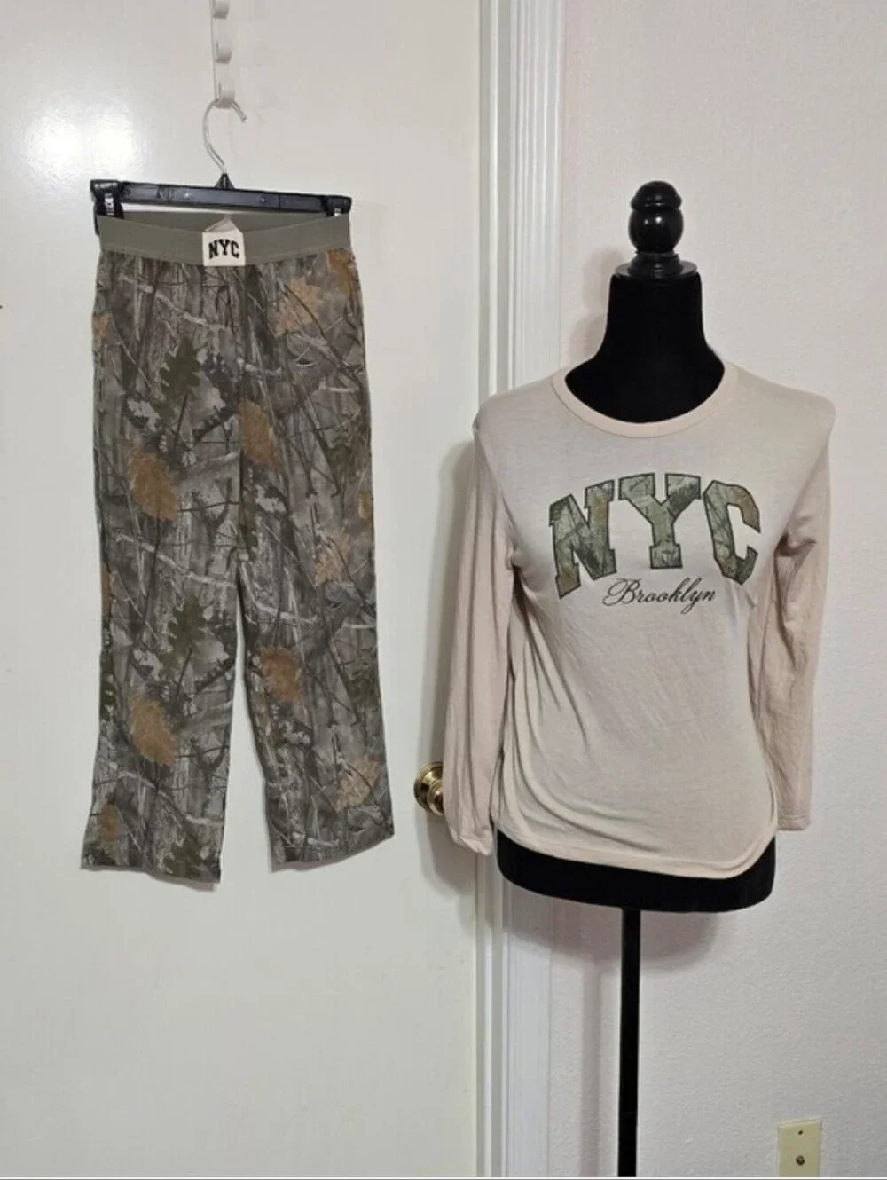 Kids Beige 'NYC' Long-Sleeve Pajama Set